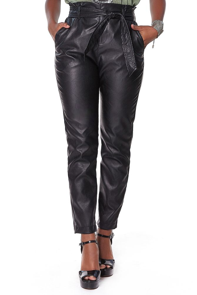 calça de couro eco